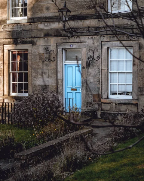 Residenzarchitektur Edinburgh Mit Blauem Eingang — Stockfoto