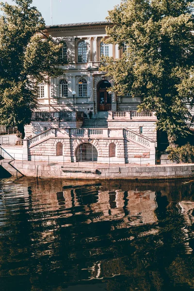 Old Beautigul Building Water — Stock Photo, Image
