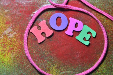 Renkli soyut üzerinde umut ifadesi