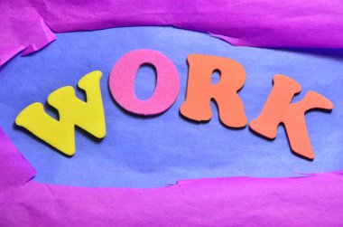 El yazısı işi. konsept iş ve çalışma için yerinde çalışma anlamına gelir ya da rulo yırtık kağıt üzerinde yapılan iş orta klasik