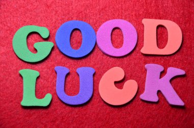 soyut renkli bir arkaplanda metin şansı