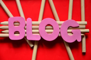 Blogu gösteren metin işareti. kavramsal fotoğraf bireysel içeriği olan bir sayfa ya da sayfa ahşap parça kağıt parçası ile yazılır