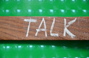 Word arka plan üzerinde konuşmak