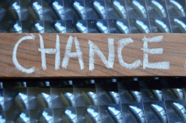 Ahşap zemin üzerine yazılacak olan tahta tabela