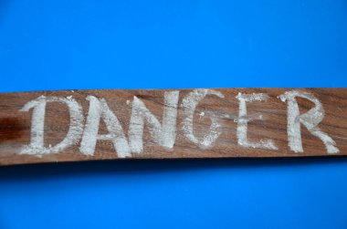 kelime riski tahta arka planda yazılı