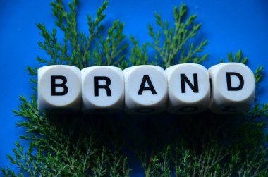 Soyut arkaplana sahip kelime markası