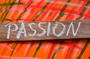 Rengi gösteren metin işareti. Kavramsal fotoğraf bir şeyin tutkusu ve tutkusu değildir..