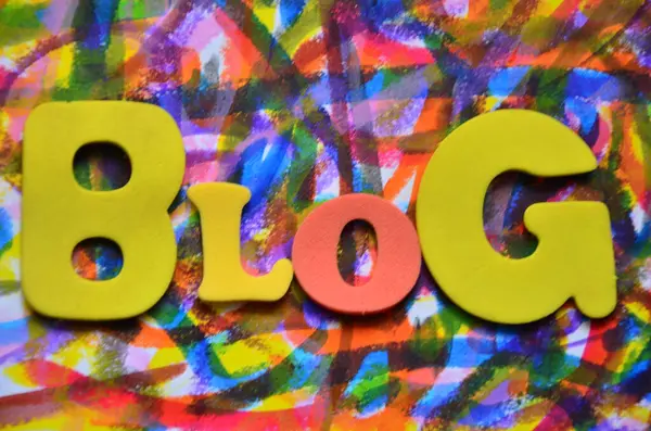 Renkli arkaplan ile yazılmış kelime günlüğü