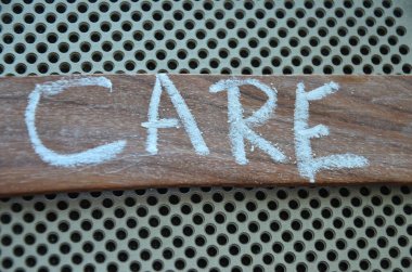 Tahta yüzeyin arka planında 