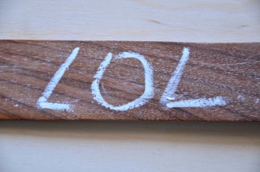 Beyaz tahtaya yazılmış bir kelime