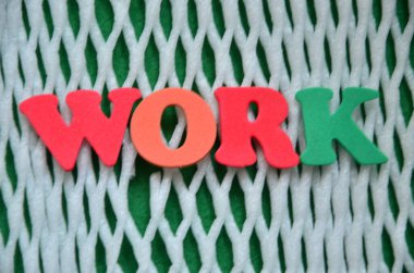 soyut yeşil arkaplan üzerinde çalışma kelimesi