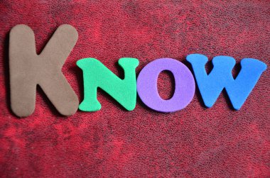 o kelimeyi biliyorum bir soyut