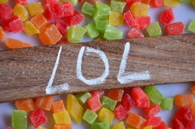 Soyut bir kavram üzerinde şeker kelimesi