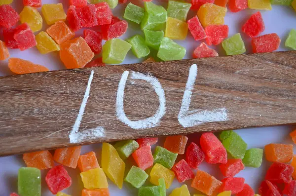 Soyut bir kavram üzerinde şeker kelimesi