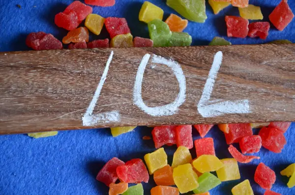 Soyut üzerinde şeker kelimesi