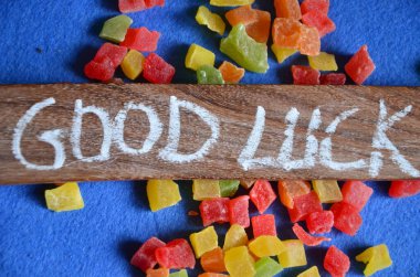 Soyut renkli ahşap arka plan için iyi şanslar.