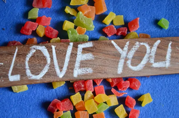 Arka planda seni seviyorum.