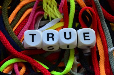 Soyut olarak doğru sözcük