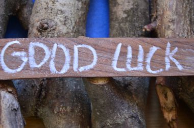 İyi şanslar tahta üzerinde iyi şanslar.