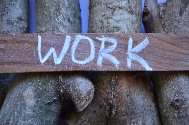 Tahta bir tahtadan zor iş.