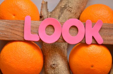 Kelime yazma metni iyi gelir. İyi görünen ya da eğlenen bir iş konsepti..