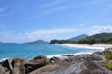 Ubatuba 'nın tropik manzarası, Sao Paulo. Brezilya