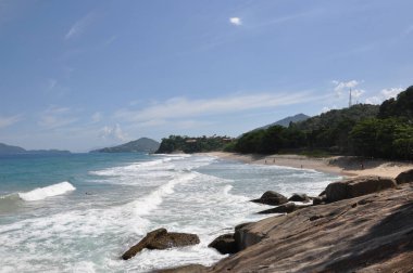 Ubatuba 'nın tropik manzarası, Sao Paulo. Brezilya