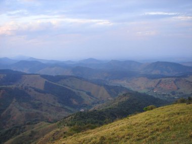 Brezilya, Minas Gerais de Mountanhas 'ı yazın.