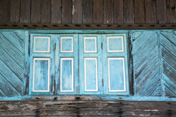 Ventana Madera Azul Pared Casa —  Fotos de Stock