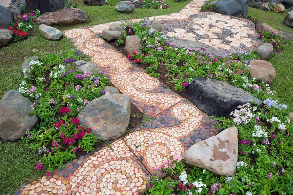 Декоративная Каменная Дорожка Парке — стоковое фото