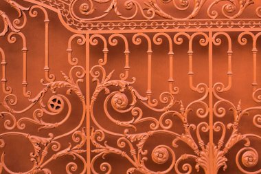 Arka plan için çelik kapıların renkli desenleri.