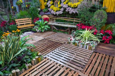 Parkta dikey peyzaj.