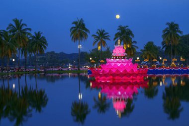 Loi Krathong Festivali, Sukhothai, Tayland.