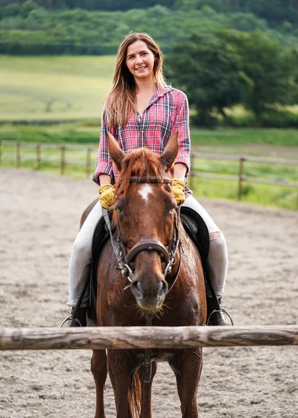 Young Woman Shirt Resting Brown Horse His Coat Wet Sweat — Stock Photo, Image