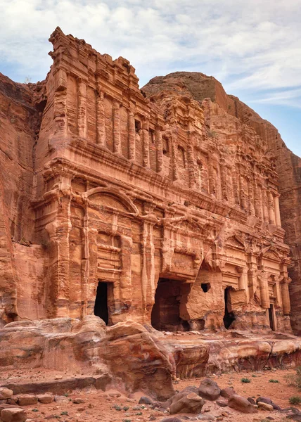 Παλάτι Ερείπια Κτίριο Τύμβων Στην Πέτρα Αρχαιολογικό Πάρκο Ιορδανία — Φωτογραφία Αρχείου