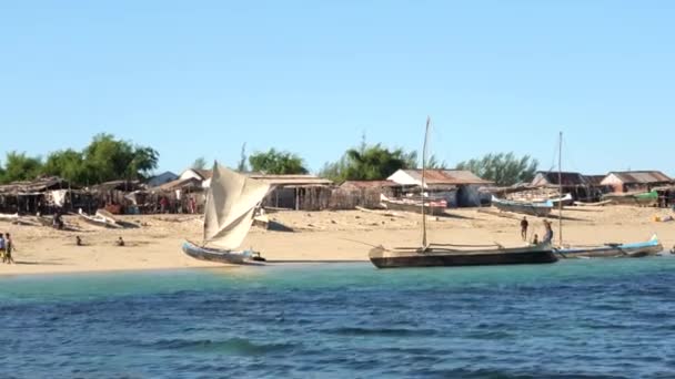 Anakao Madagaskar Maj 2019 Utsikt Från Små Fiskefartyg Seglar Nära — Stockvideo