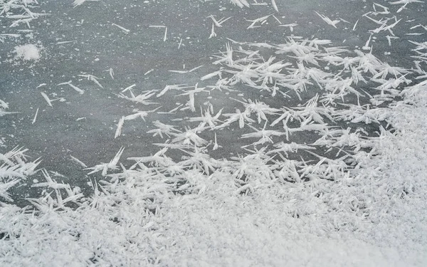 Ledové Krystaly Tvořící Hroty Zamrzlé Řece Detailní Makro Detail — Stock fotografie