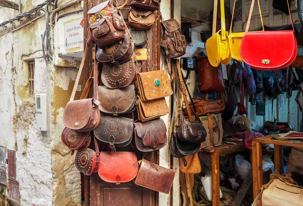 Fez Marokko Januar 2020 Handgefertigte Bunte Ledertaschen Und Handtaschen Hängen — Stockfoto