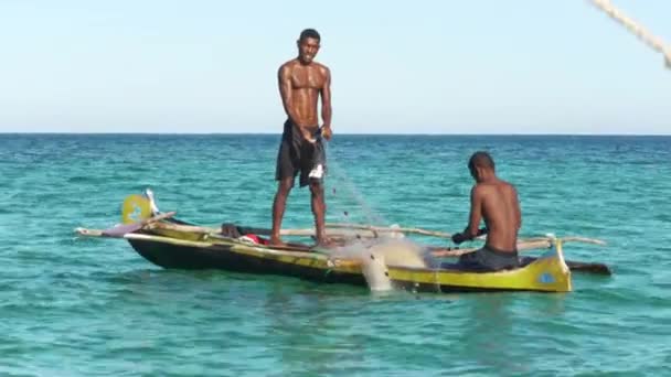 Anakao Madagaskar Května 2019 Pohled Malé Rybářské Lodi Plující Blízko — Stock video