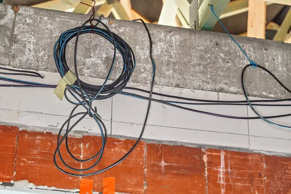 Cabos Energia Elétrica Preparados Para Instalação Parede Canteiro Obras Casa — Fotografia de Stock