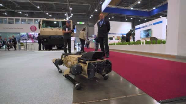 Brno Çek Cumhuriyeti Ekim 2021 Rheinmetall Tarafından Yapılan Robot Köpek — Stok video