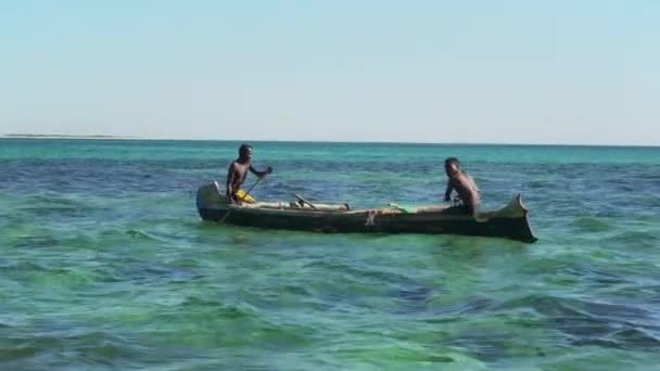 Anakao Madagáscar Maio 2019 Vista Pequeno Navio Pesca Que Navega — Vídeo de Stock