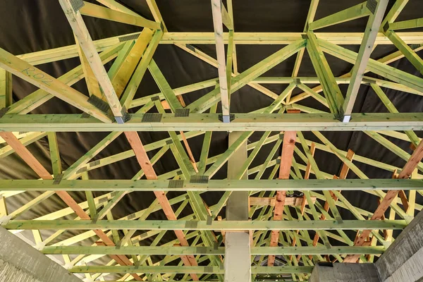 Ξύλινα Δοκάρια Στην Οροφή Του Κτιρίου Νέα Κατοικία Εργοτάξιο — Φωτογραφία Αρχείου
