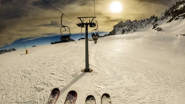 Amigos Telesilla Una Estación Esquí Alrededor Montaña Sela Selaronda Dolomitas — Foto de Stock