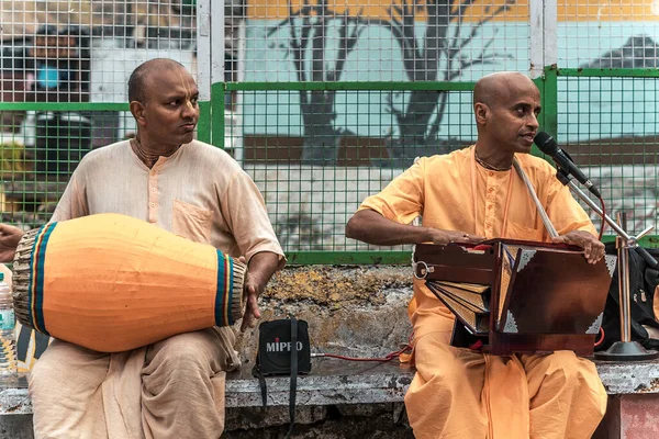 Rishikesh 2023 Hombres Religiosos Calle Músicos Con Instrumentos Nacionales India — Foto de Stock