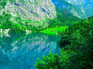 Obersee Gölü, Berchtesgaden, Bavyera, Almanya. Doğa manzarası, ulusal park rezervi. Alps Dağı ve Obersee Gölü 'nün muhteşem manzarası. Konigsee Panoraması. 
