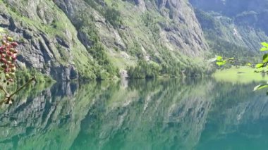 Obersee Gölü, Berchtesgaden, Bavyera, Almanya. Doğa manzarası, ulusal park rezervi. Alps Dağı ve Obersee Gölü 'nün muhteşem manzarası. Konigsee Panoraması