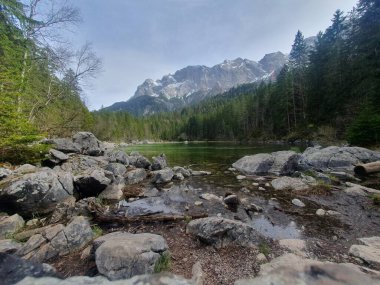 Almanya, Bavyera 'daki Eibsee Gölü manzarası