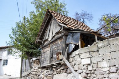 Tipik kırsal alan ve köydeki köylü evleri. Eski kasabadaki eski evler