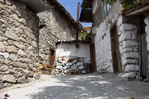 Tipik kırsal alan ve köydeki köylü evleri. Eski kasabadaki eski evler